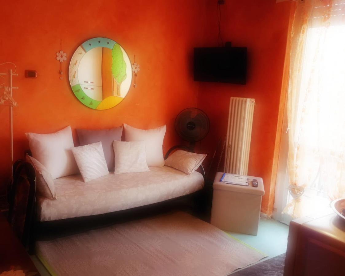 B&B Il Giardino Delle Fate Лекко Экстерьер фото